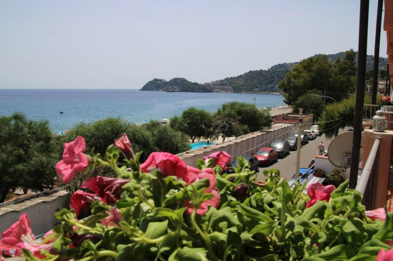 Poseidone Sea Apartment Taormina ماتزيو المظهر الخارجي الصورة